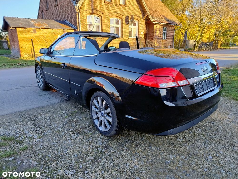 Ford Focus Coupe-Cabriolet 2.0 16V Black Magic - 4