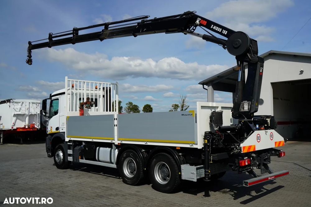 Mercedes-Benz AROCS 2643 / 6x4 / CAROSERIE CU BALANȚĂ - 6,3 M / MACARA HIAB X-HIDUO 188 ES-4 / CAPACITATE MAXIMĂ DE RIDICARE: 5.300 KG / ROTATOARE / PODEA HEAVY-DUTY / TRANSMISIE AUTOMATĂ - 6