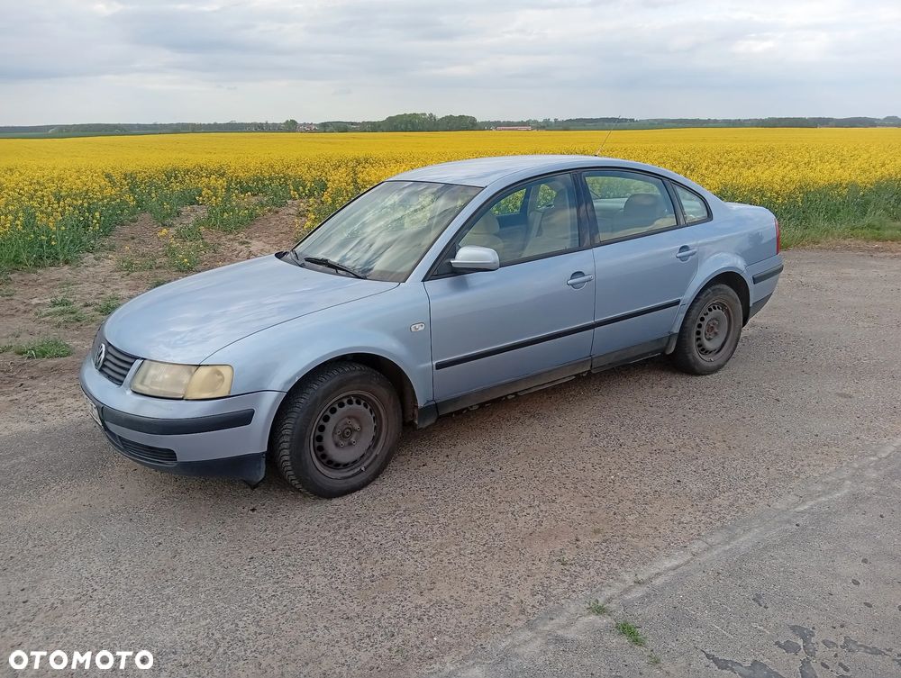 Volkswagen Passat 1.9 TDI CL - 2