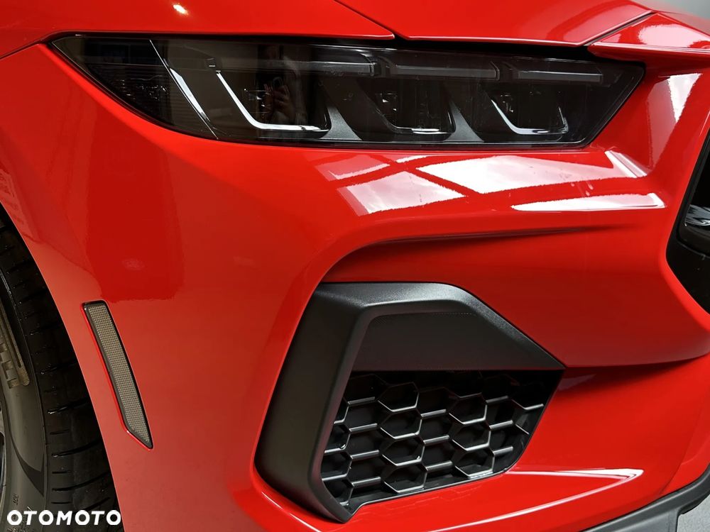 Ford Mustang - 6