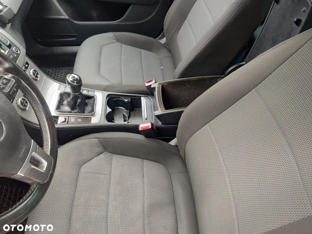 Volkswagen Passat - 7