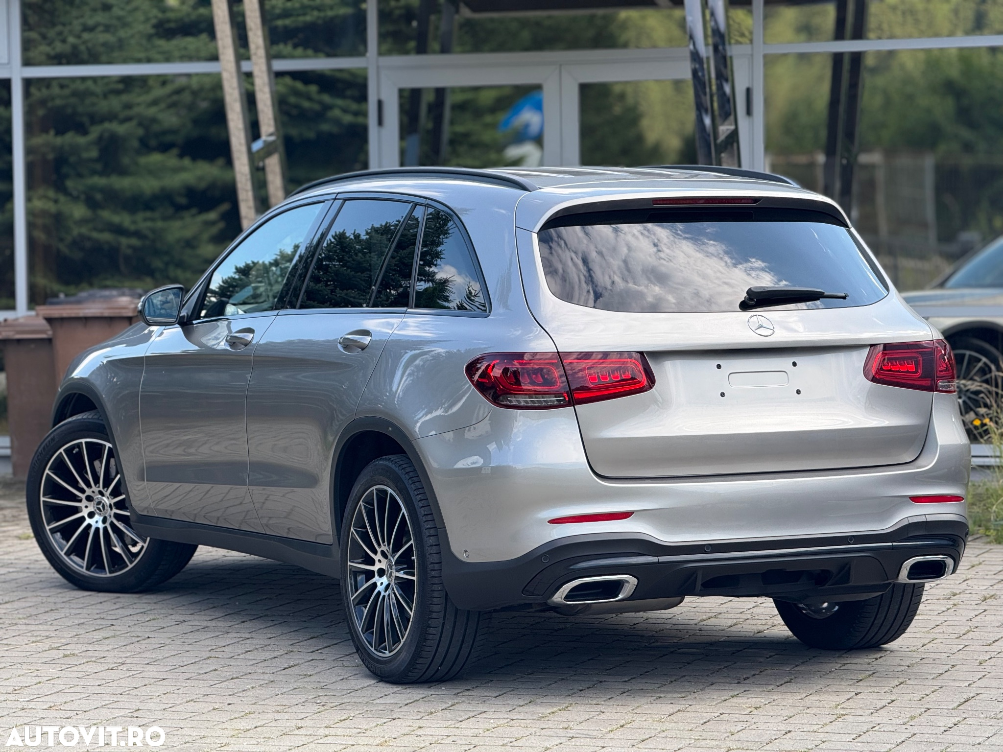 Mercedes-Benz GLC 220 d 4Matic 9G-TRONIC AMG Line - 4