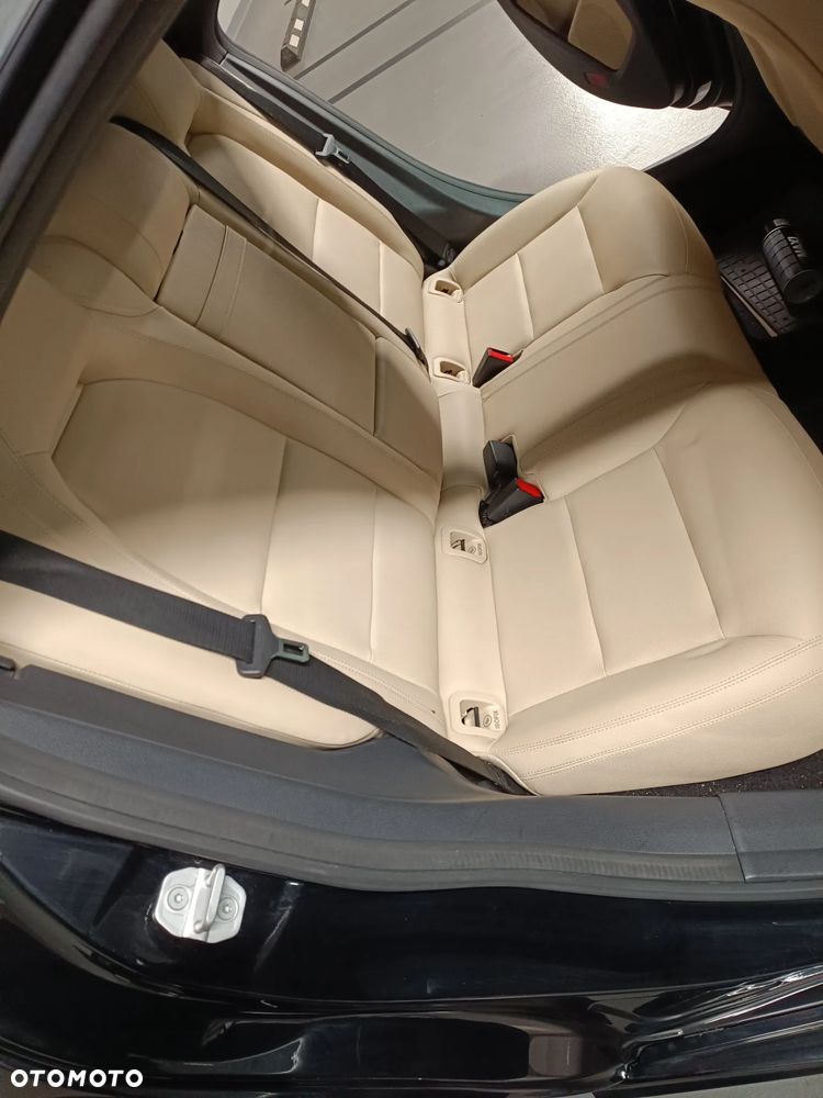 Mercedes-Benz CLA 250 4Matic 7G-DCT - 14