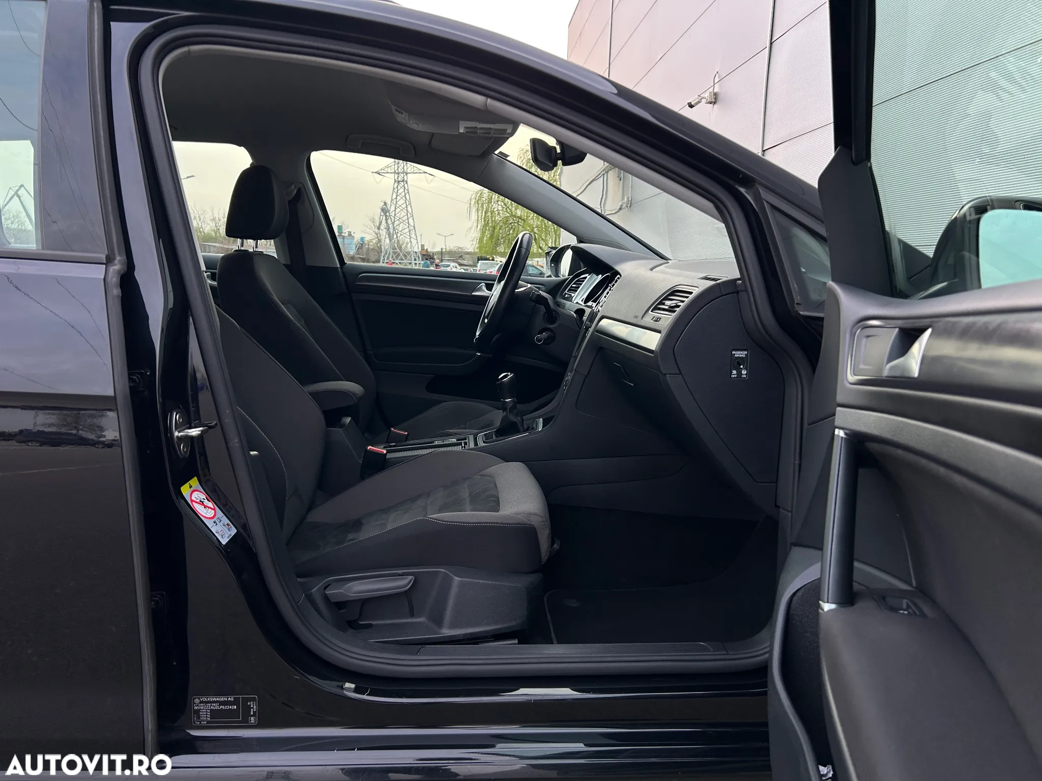Volkswagen Golf 2.0 TDI SCR Comfortline - 14