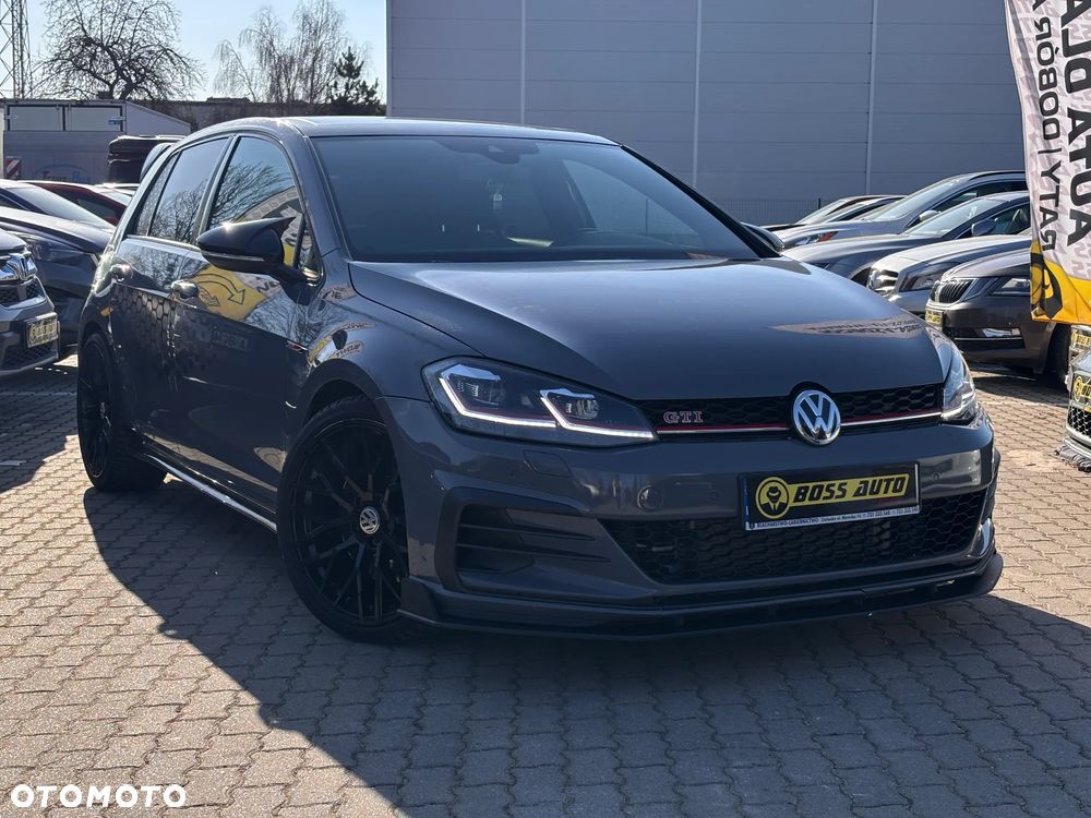 Volkswagen Golf - 2