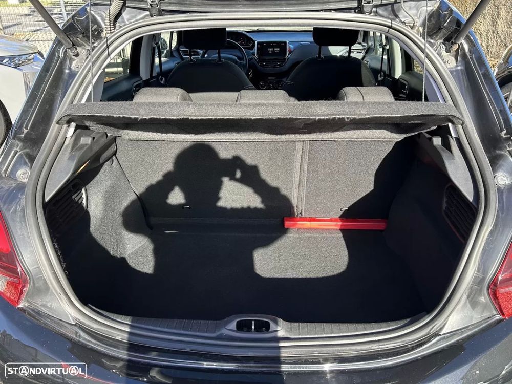 Peugeot 208 1.2 PureTech Style - 9