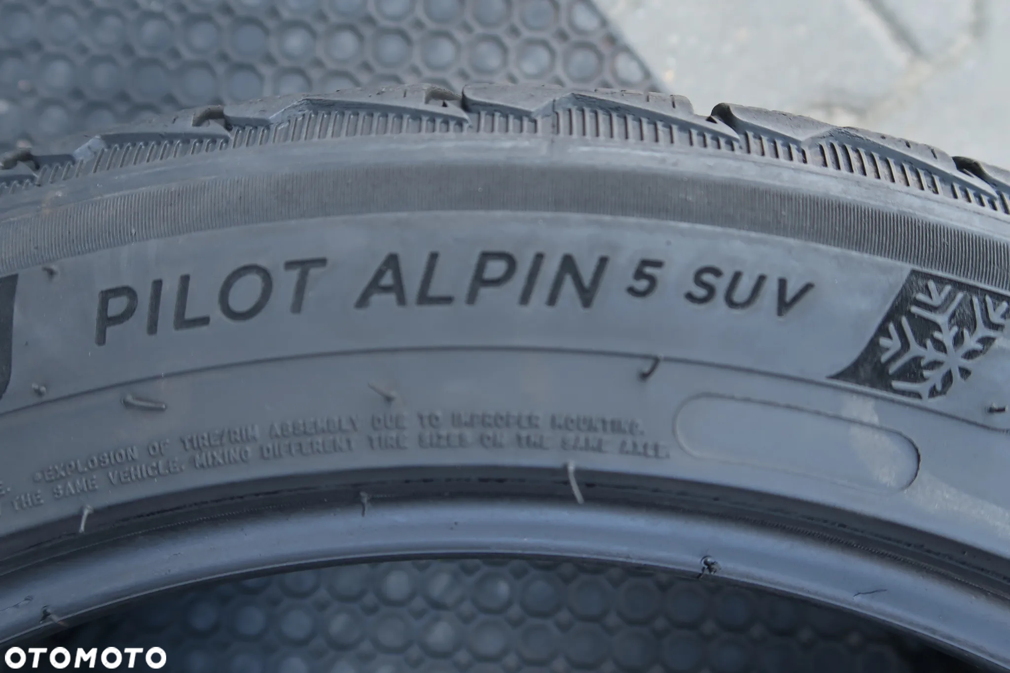 Michelin Alpin 5 suv 255/45/20 - 5