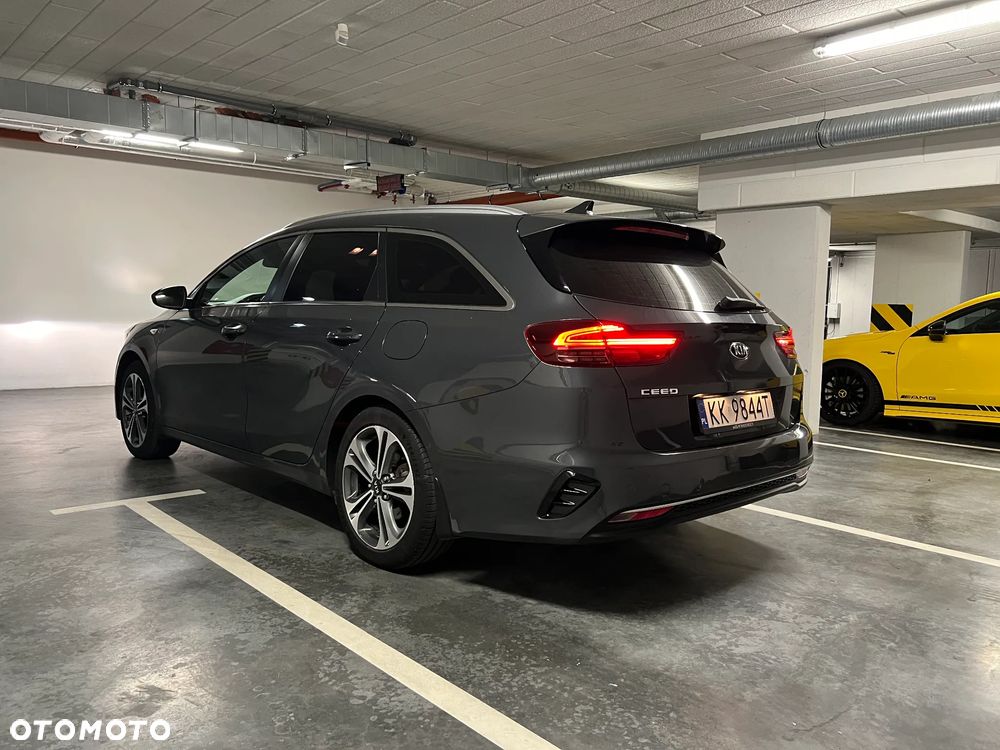 Kia Ceed - 8