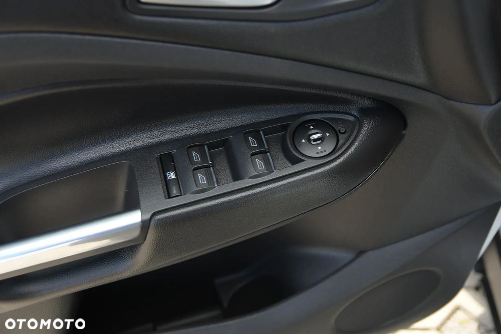 Ford Kuga 2.0 TDCi 4WD Titanium Plus - 25