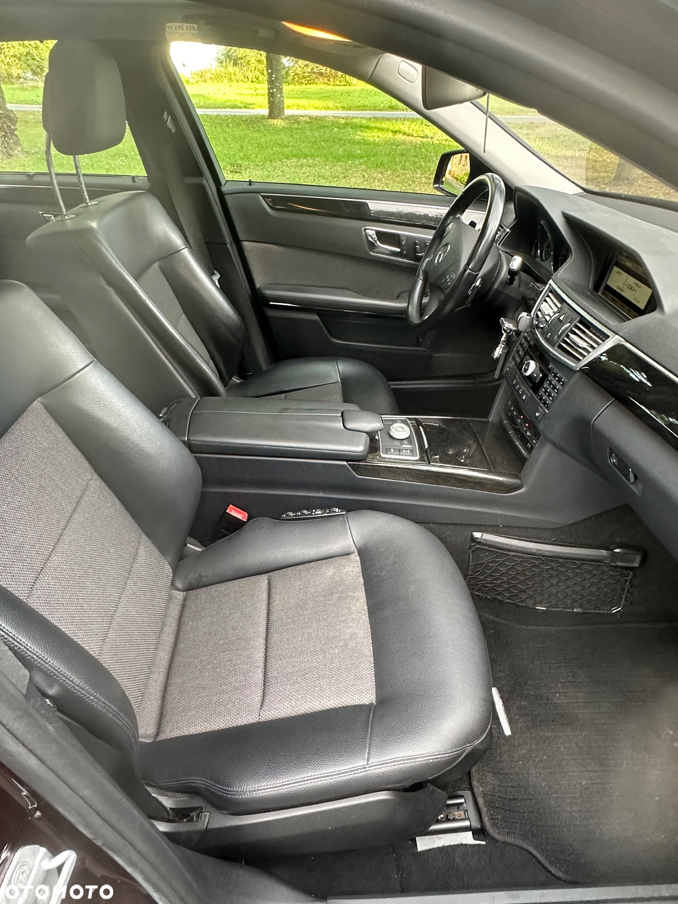 Mercedes-Benz Klasa E 300 CDI BlueEff - 21