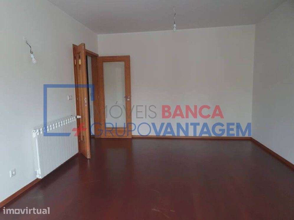 Apartamento T2+1 em Oliveira do Douro, V.N.Gaia - Grande imagem: 4/12