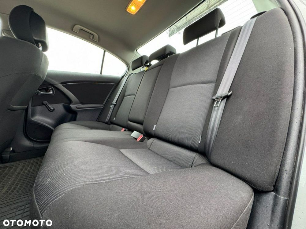 Toyota Avensis 1.8 Life - 16