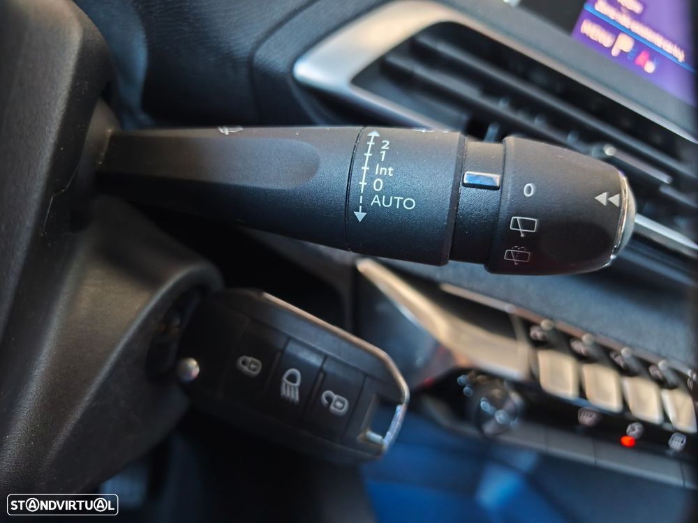 Peugeot 3008 1.5 BlueHDi Allure - 17