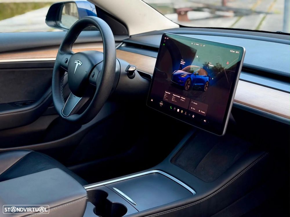 Tesla Model 3 - 4