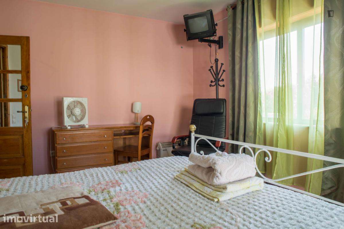 Quarto - localizado em Campanhã Porto - Grande imagem: 2/15