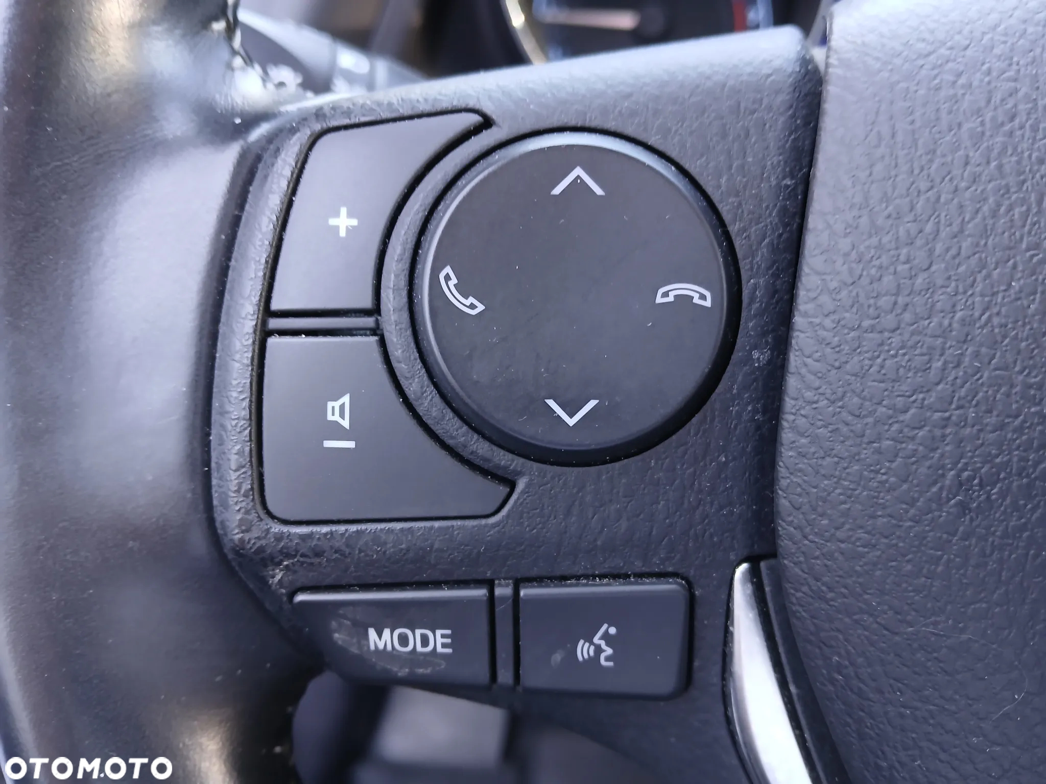 Toyota Auris 1.6 Premium - 16