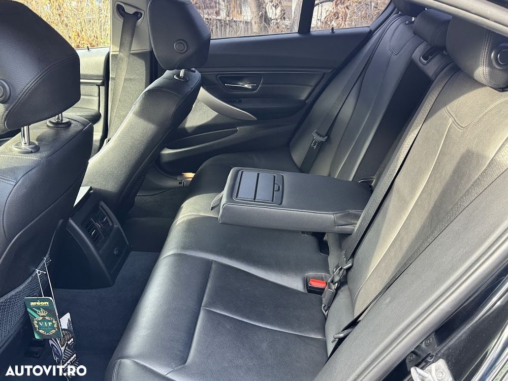 BMW Seria 3 320d Aut. - 8