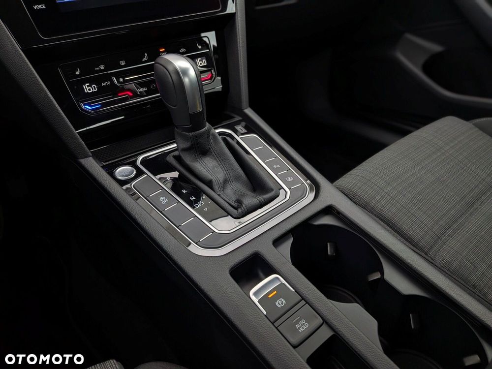 Volkswagen Passat 2.0 TSI Business DSG - 28