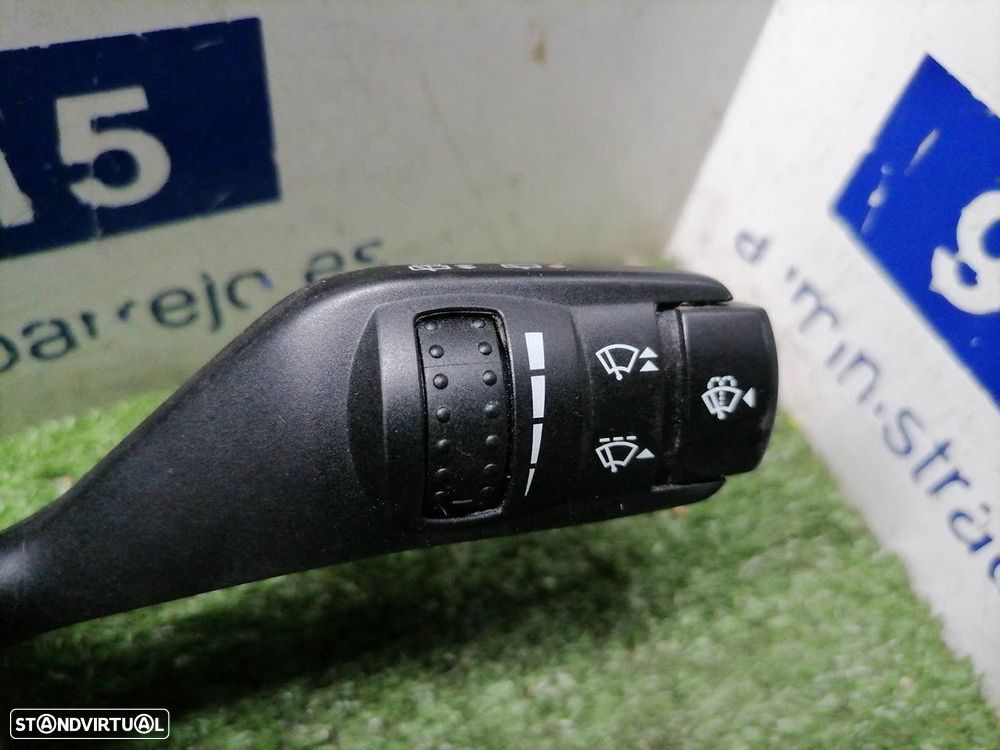 COMANDO VOLANTE FORD FOCUS II SEDAN 2005 -4M5T14A664AB - 2