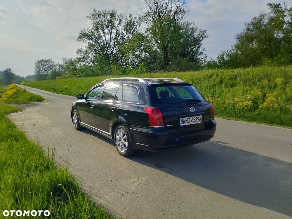 Toyota Avensis 2.0 D-4D Combi - 4