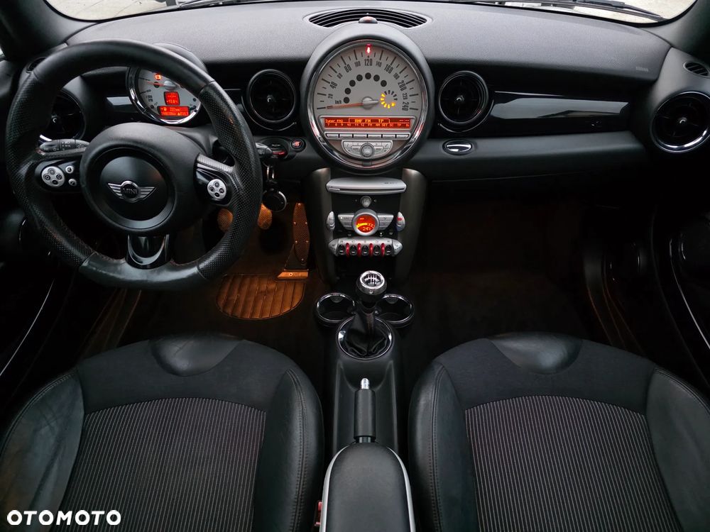 MINI Cooper 50 Mayfair - 10