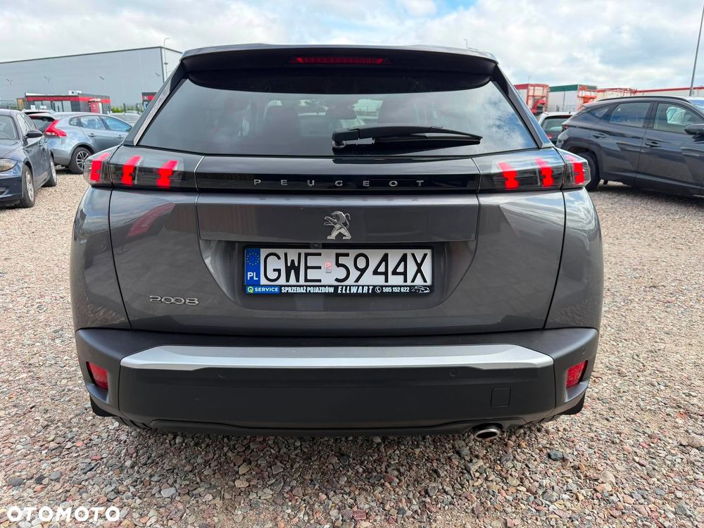 Peugeot 2008 1.5 BlueHDi Allure S&S EAT8 - 4