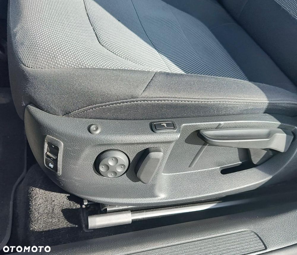 Volkswagen Passat 2.0 TDI 4Motion DSG BlueMotion Tech Comfortline - 9