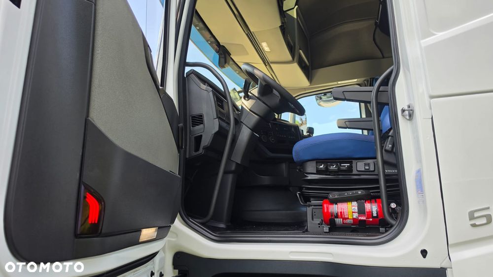 Volvo ///FH///500///2022///GLOBETROTTER/// XXL///FULL LED///VIRTUAL COCPIT/// TABLET///KLIMATYZACJA POSTOJOWA/// ZABUDOWY MIĘDZYOSIOWE///WAGA/// KAMERA///STAN BARDZO DOBRY - 24