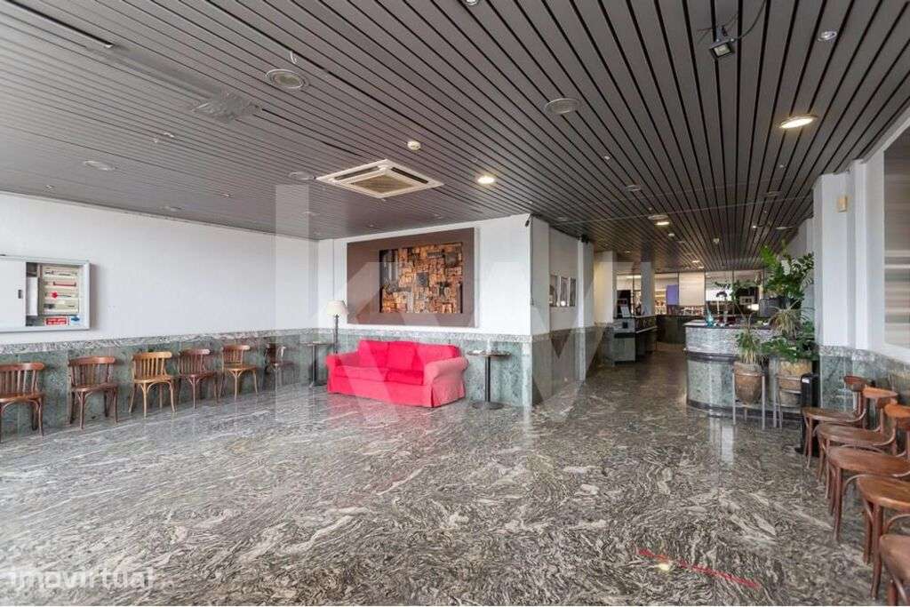 EXCELENTE ESPAÇO COMERCIAL NA BICA DO SAPATO - Grande imagem: 4/49