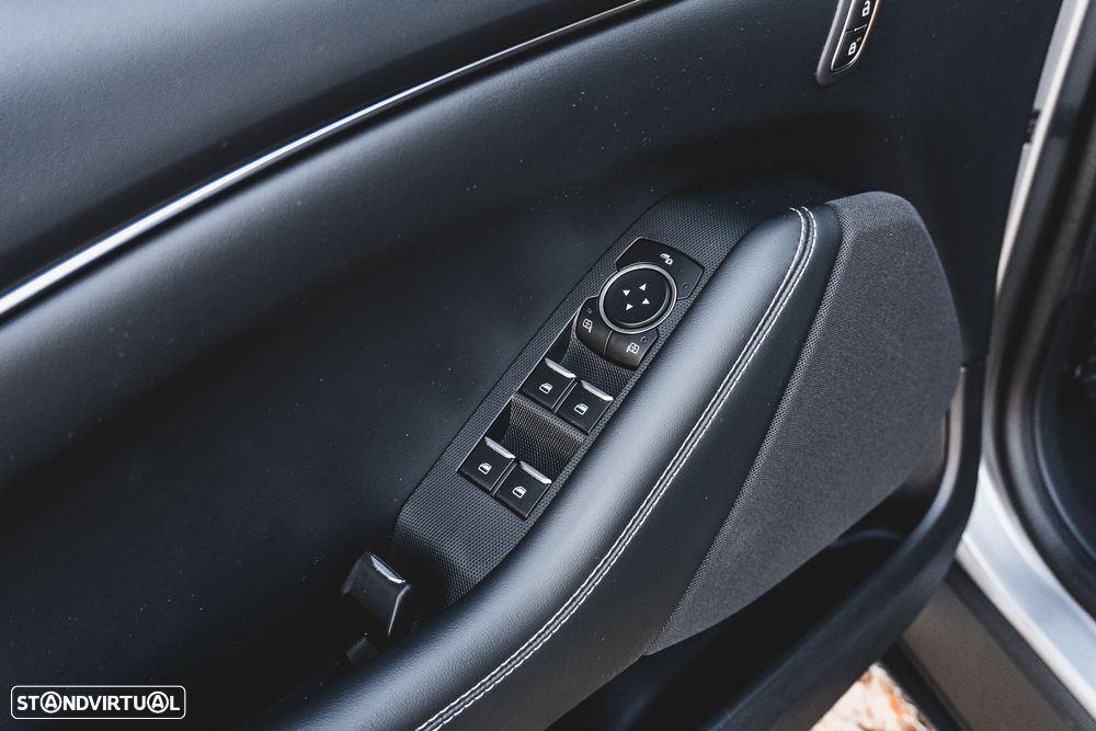 Ford Mustang Mach-E AWD - 15