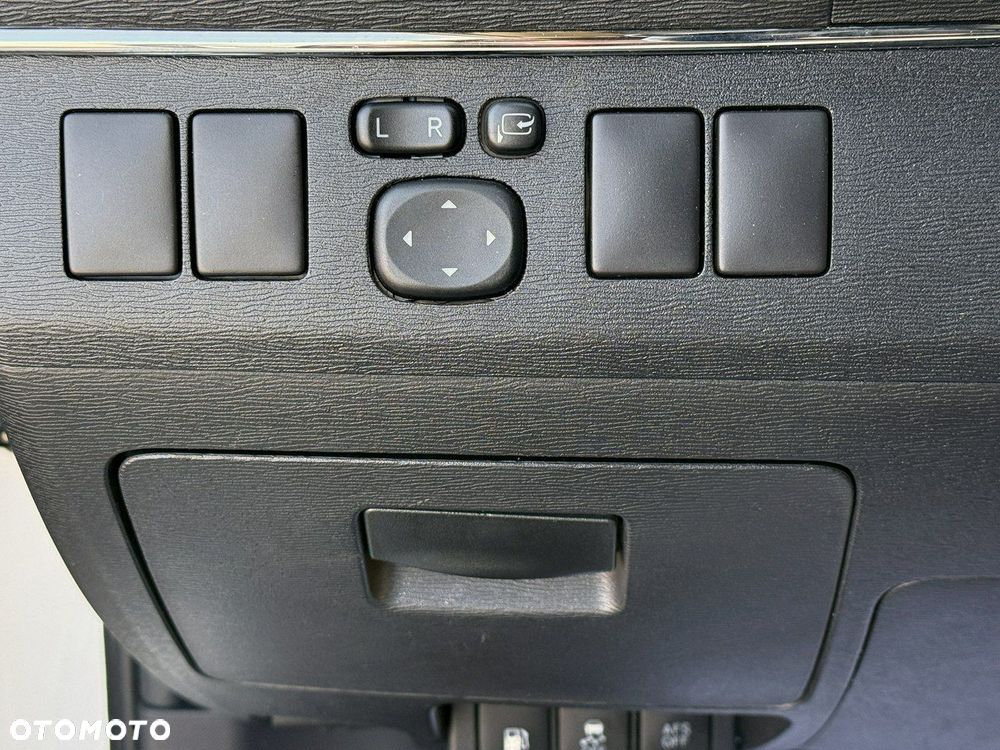 Toyota Avensis 2.0 Premium MS - 8