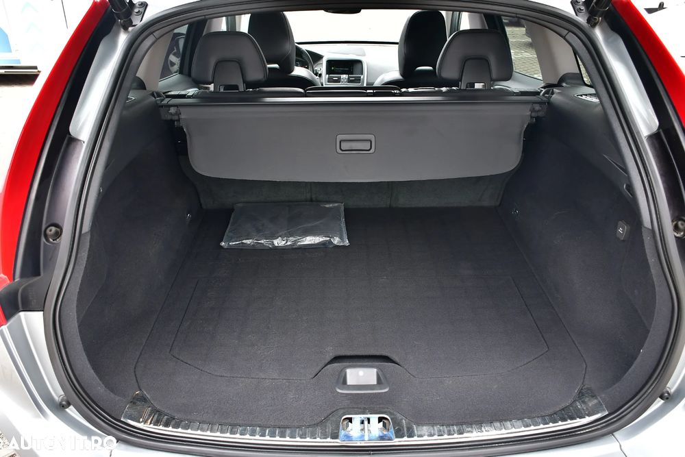 Volvo XC 60 D5 AWD Geartronic Summum - 19