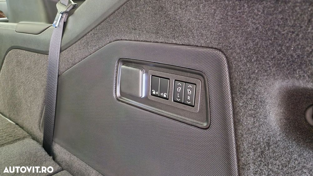 Cadillac Escalade 6.2 V8 AWD AT Premium - 31