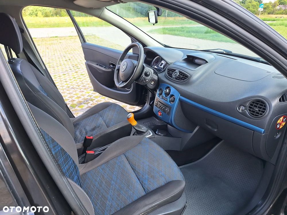 Renault Clio - 14