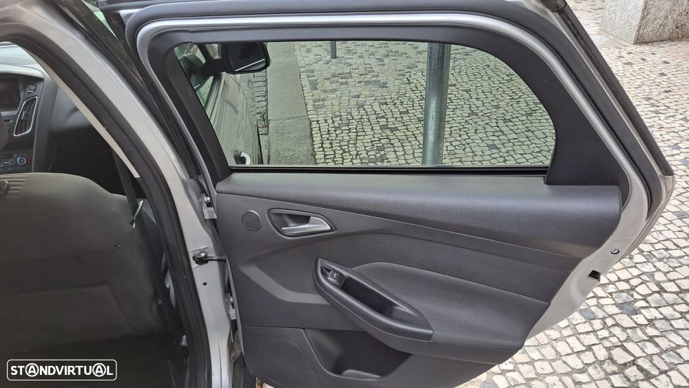 Ford Focus SW 1.5 TDCi EcoBlue Business - 22