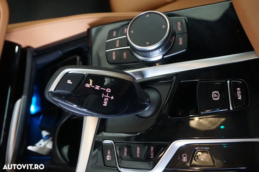 BMW Seria 5 530e Aut. Luxury Line - 22