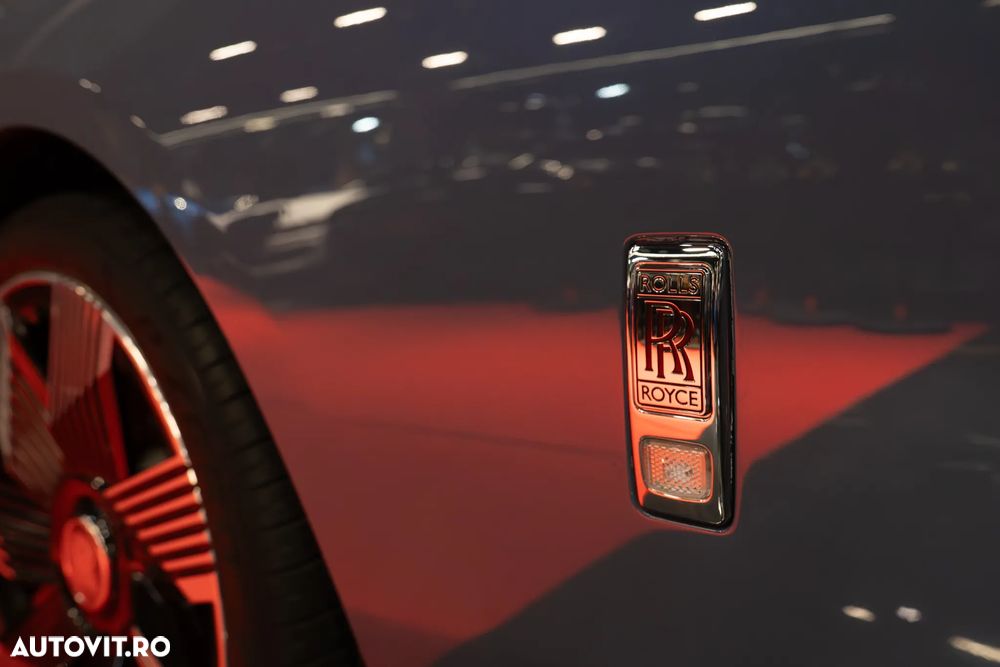 Rolls-Royce Spectre - 36
