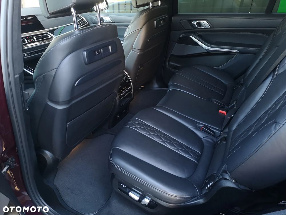 BMW X7 - 27