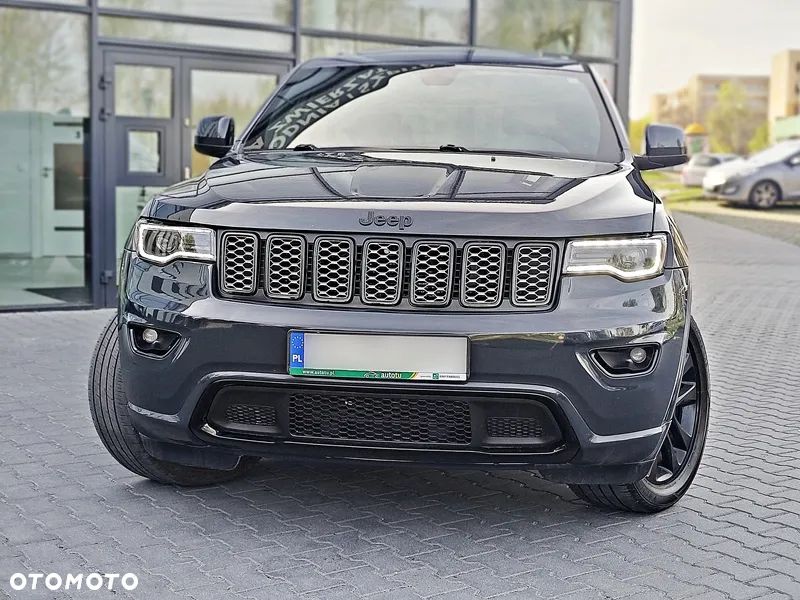 Jeep Grand Cherokee - 10