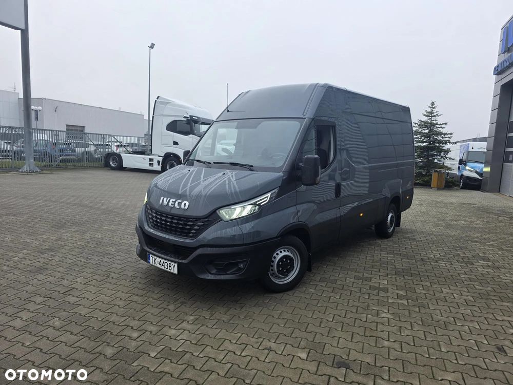 Iveco 35S16V L3H2 Średniak Krajowy Ledy Hak - 3