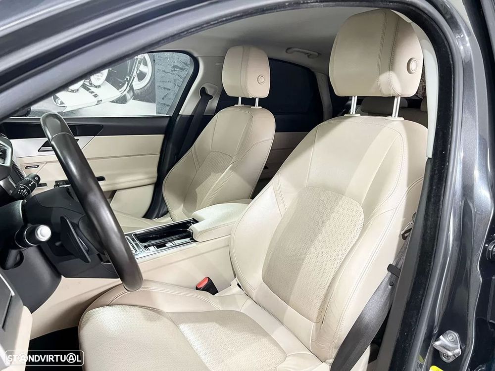 Jaguar XF 2.0 D Prestige Aut. - 7