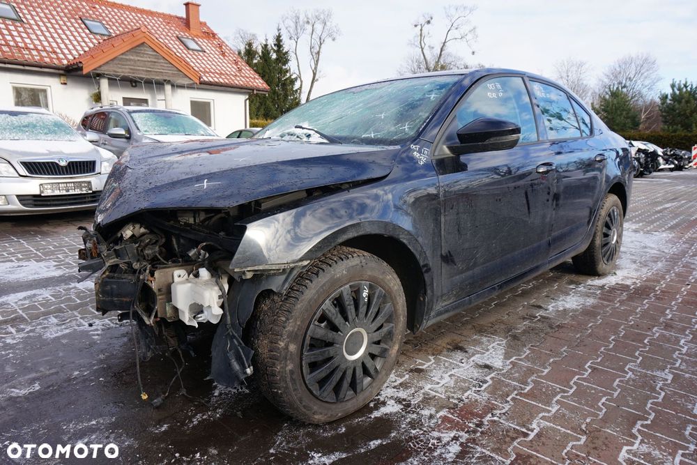 SKODA OCTAVIA III 5E3 LB LIFTBACK 2014 LF9R 1.6 TDI CLHA 105KM MWX CZARNY na części - 1