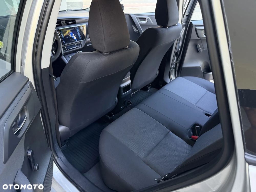 Toyota Auris - 8