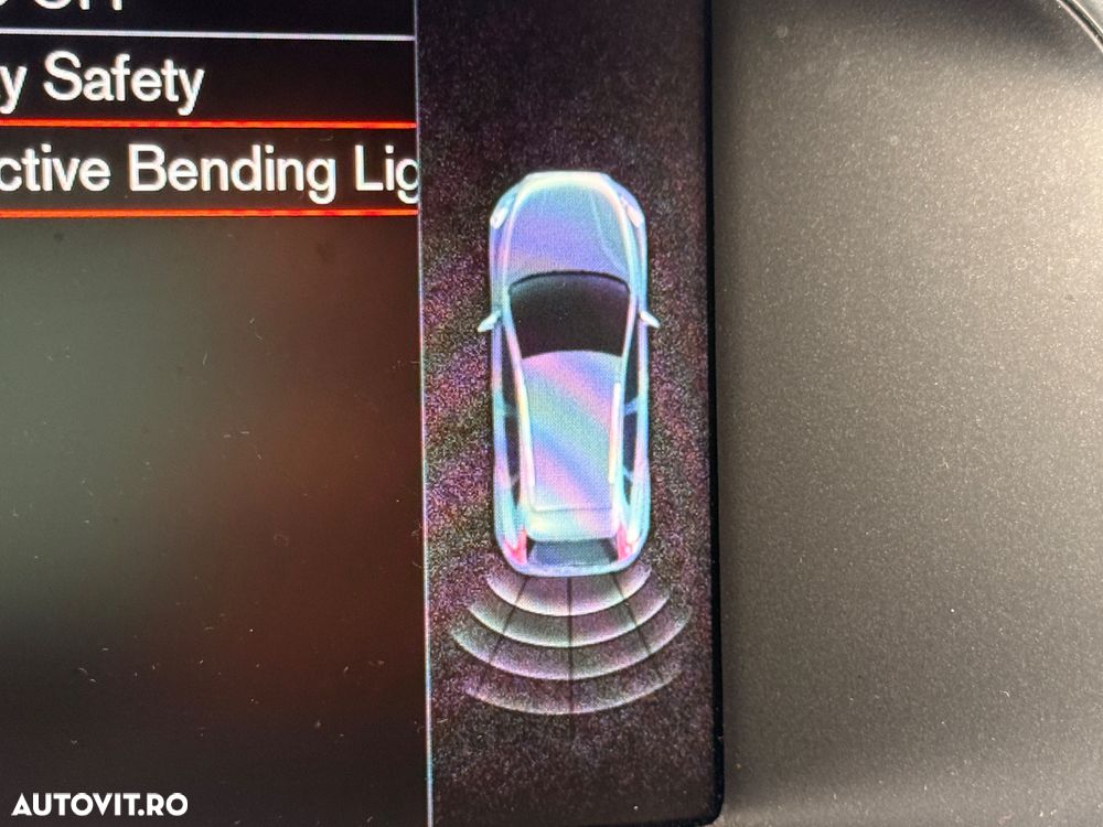 Volvo V40 Cross Country D3 Momentum - 18