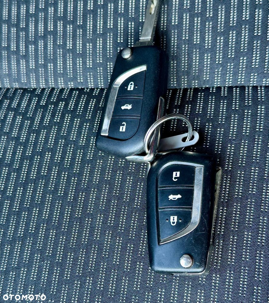 Toyota Auris 1.6 Prestige - 19