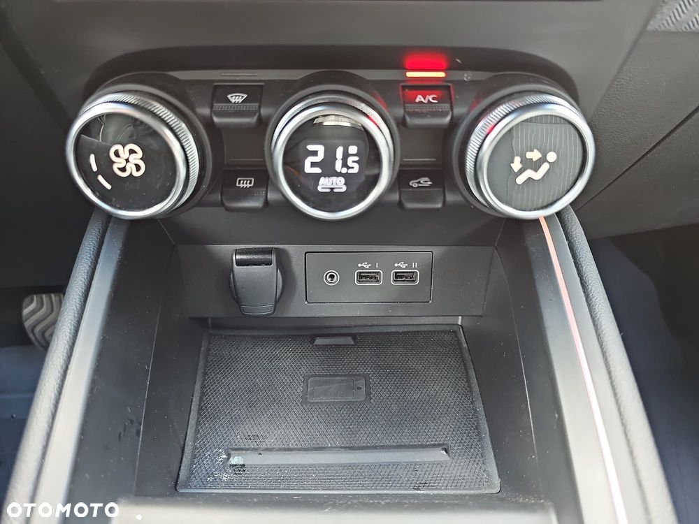Renault Clio 1.0 TCe Techno - 19