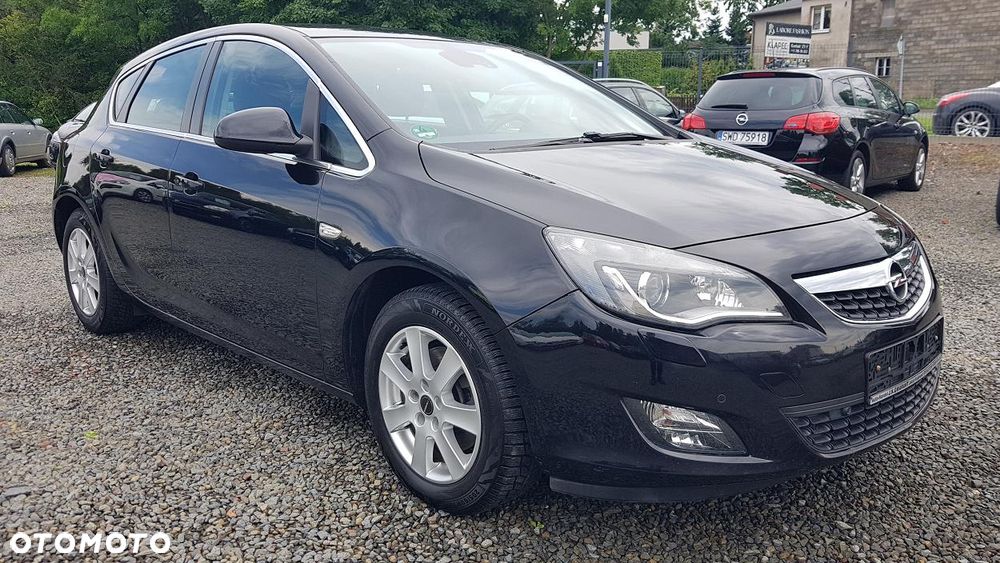 Opel Astra 1.6 Turbo Edition Sport - 1