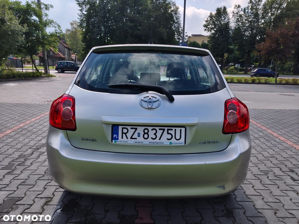 Toyota Auris 1.6 VVT-i Sol - 3