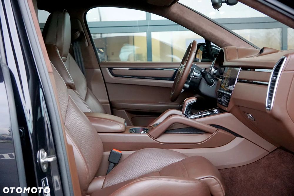 Porsche Cayenne GTS Tiptronic S - 23
