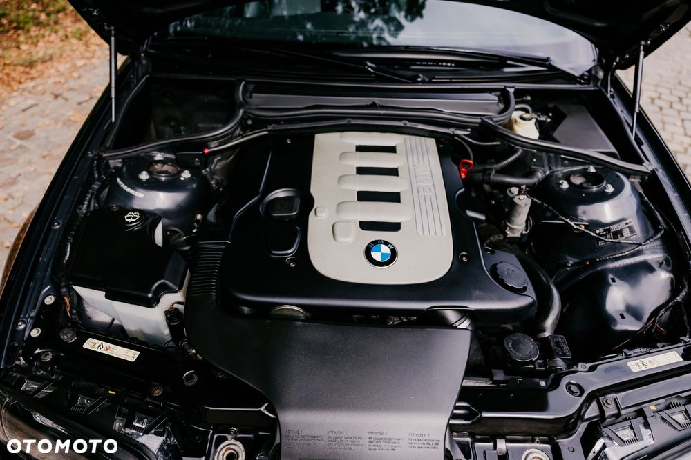 BMW Seria 3 330d Edition Sport - 21